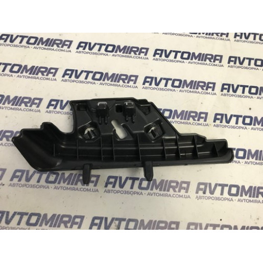 Дефлектор салона правый Peugeot 308 2013-2021 9800072080